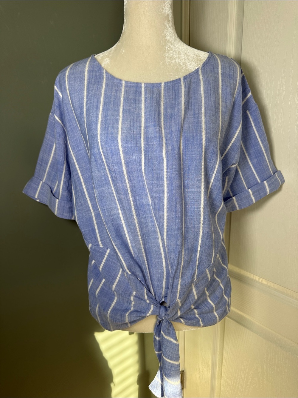 Como Vintage Blue & White Striped Tie Front Top – Size Medium